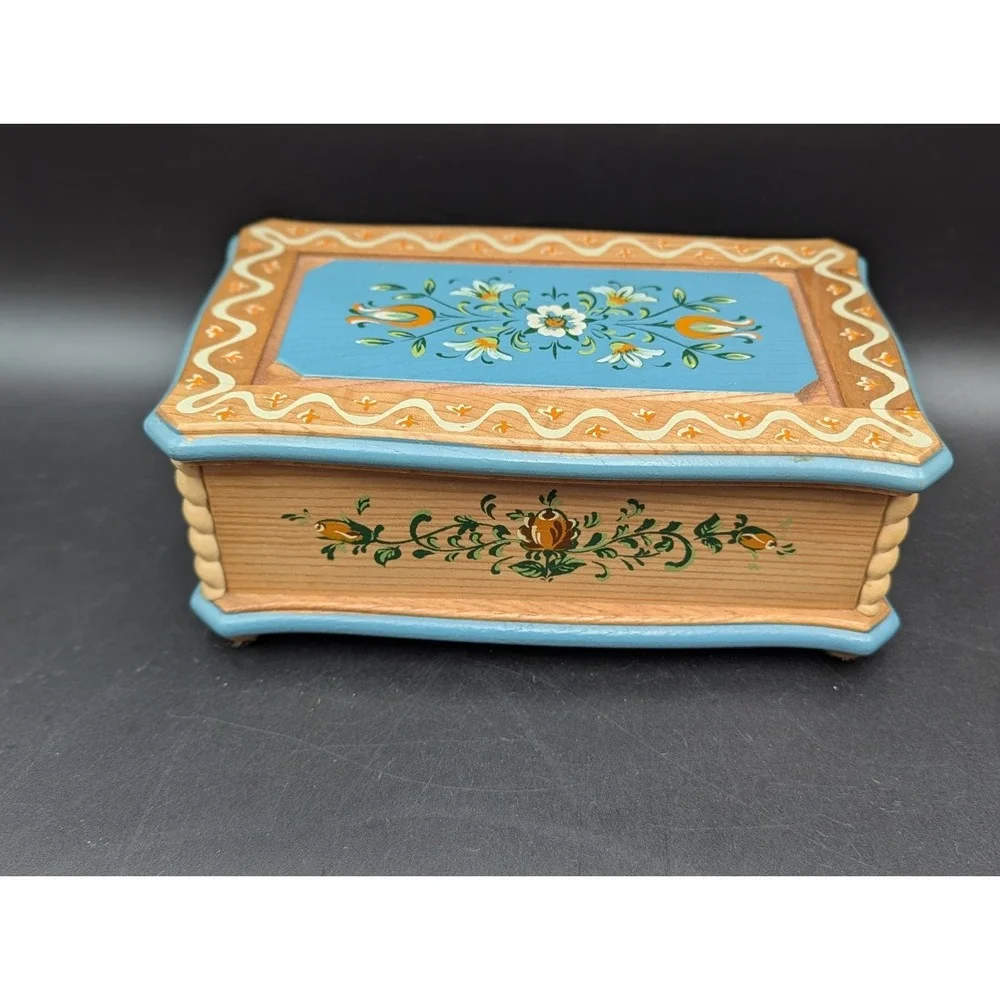 VTG Tole Paint Folk Art Wooden Music Jewelry Box Red Felt Lined 8.5 x 5 x 3.5